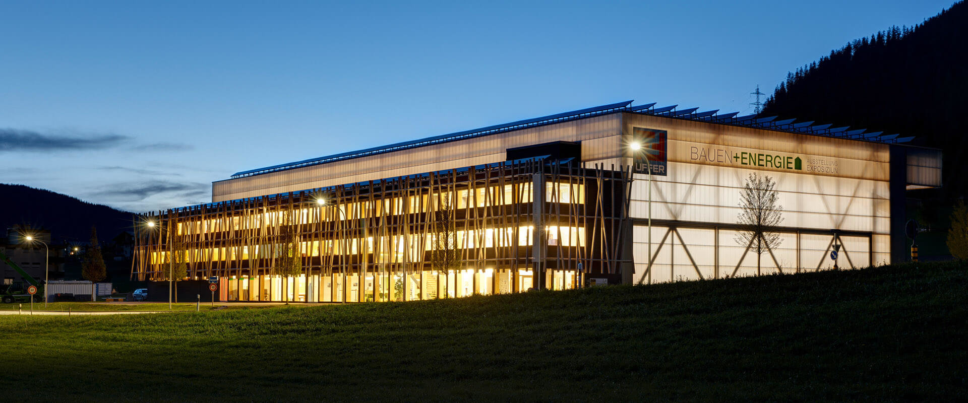 Gewerbegebaeude Uffer Savognin