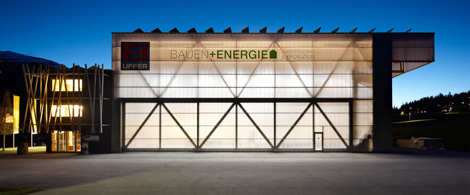 Gewerbegebaeude Uffer Savognin