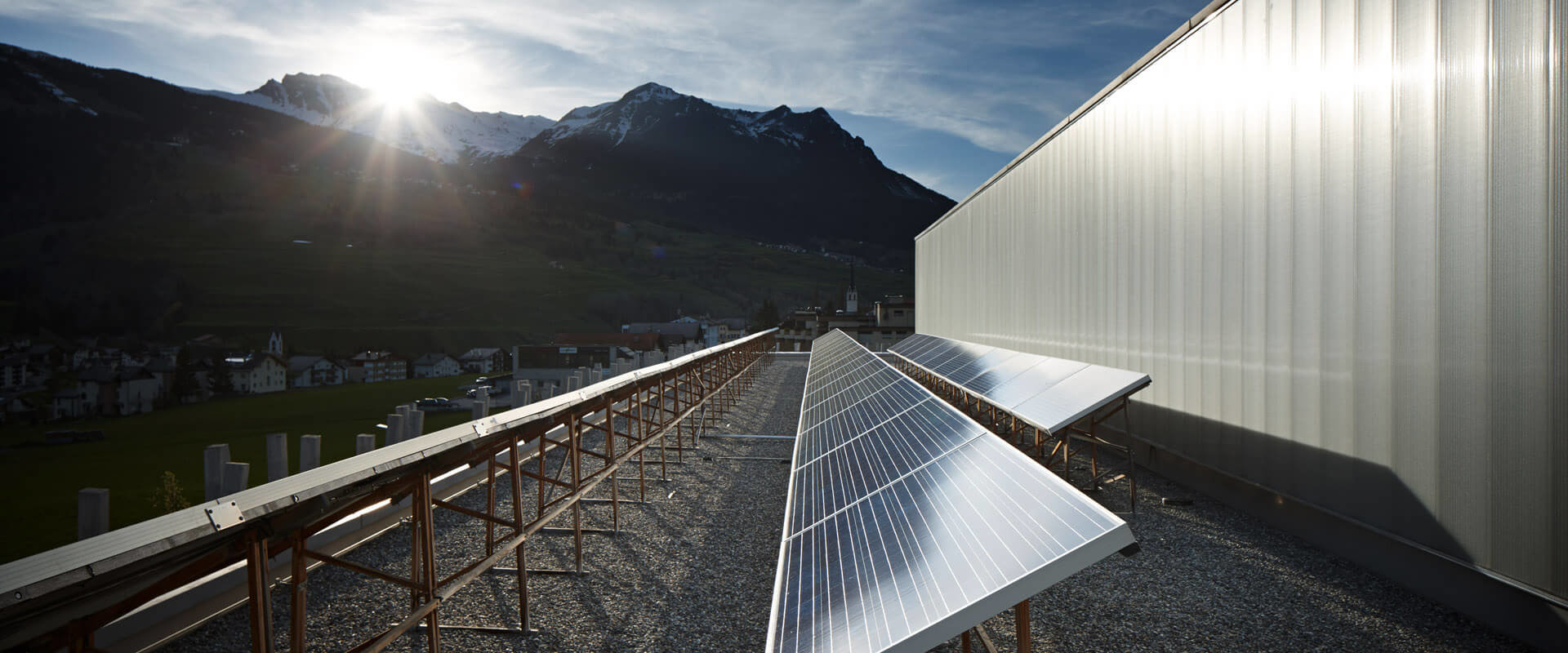 Gewerbegebaeude Uffer Savognin