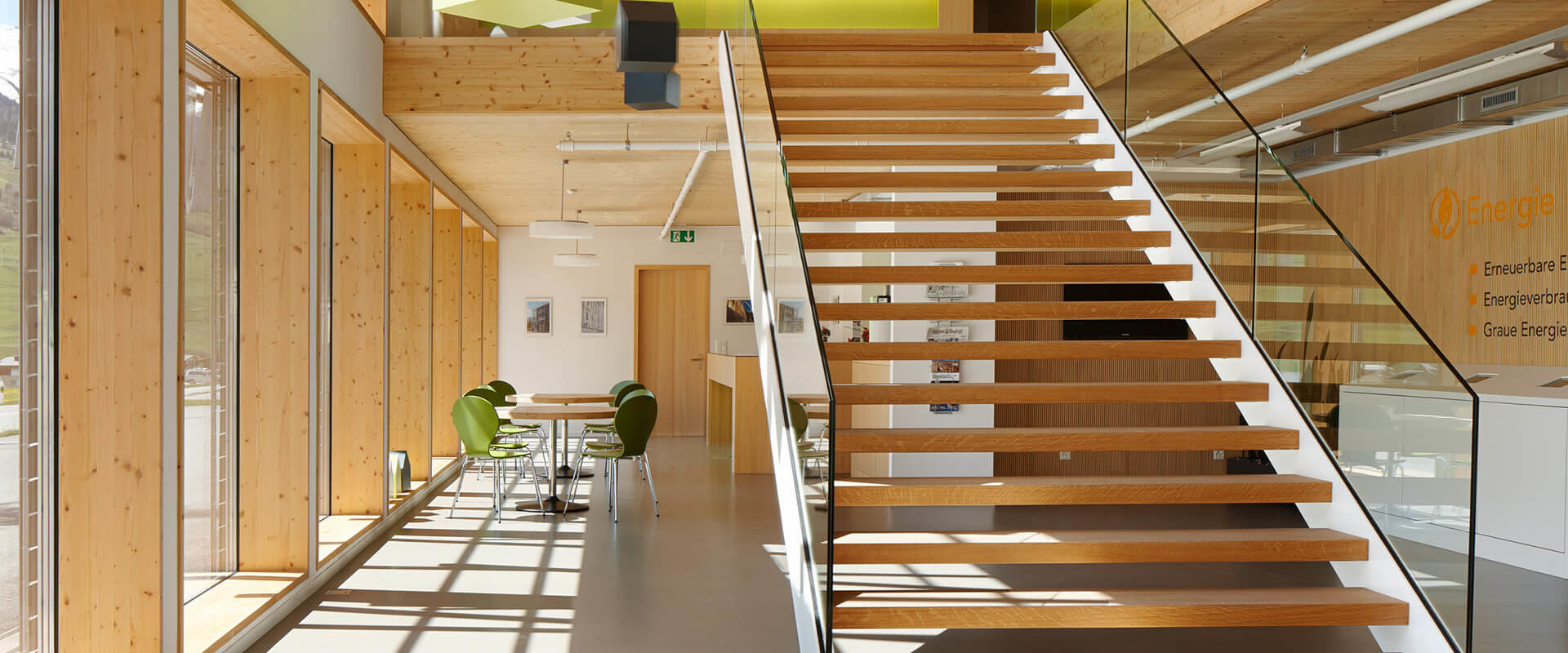 Gewerbegebaeude Uffer Savognin