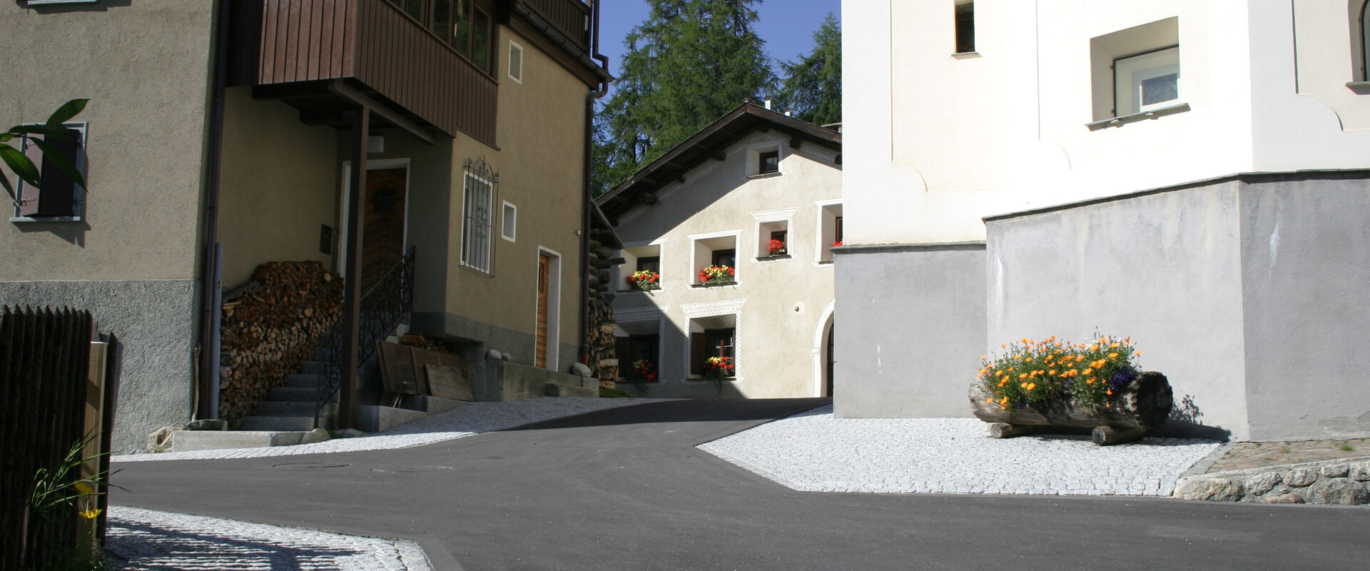 r4 1920x800