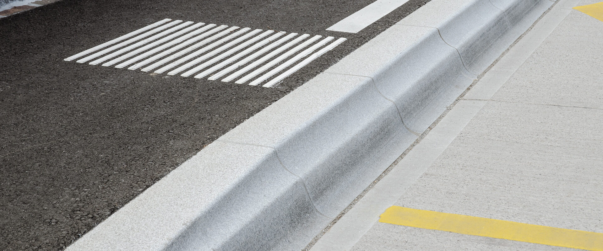 er3 1920x800