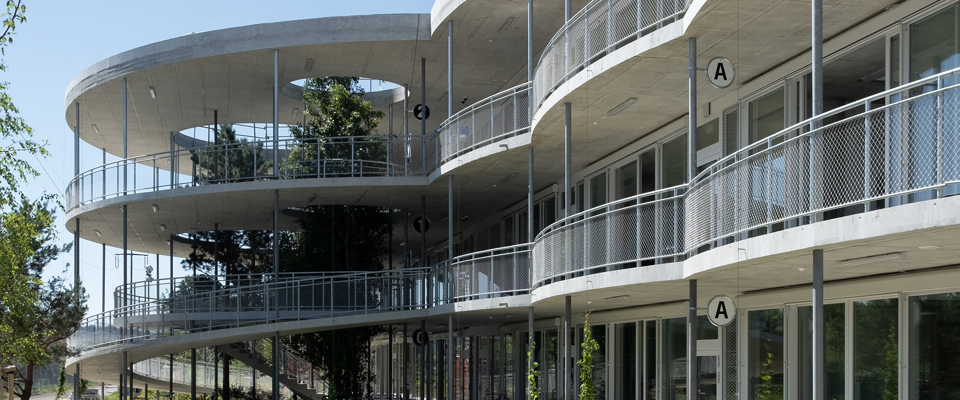 rüti Schulhaus-referenzbild3-1920×800